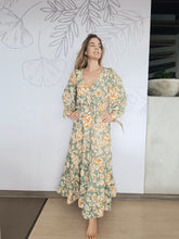 Cargar imagen en el visor de la galería, Vestido Boleda verde naranja
